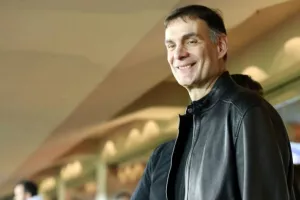Ο προπονητής του Ολυμπιακού με τις περισσότερες νίκες έγινε ο Μπαρτζώκας