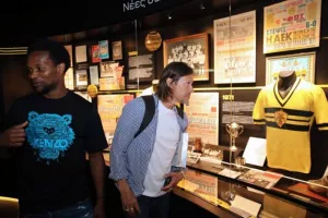 Η επίσκεψη της ΑΕΚ στο Mουσείο Ιστορίας του κλαμπ