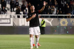 Αποχαιρέτησε τον δακρυσμένο Γιαννούλη ο ΟΦΗ: «Θα είμαστε για πάντα η οικογένειά σου»