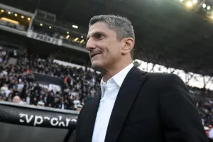 «Η Μπεσίκτας επικοινώνησε με ΠΑΟΚ και Λουτσέσκου δείχνοντας το ενδιαφέρον της για τον Ρουμάνο τεχνικό»