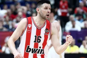 Παπανικολάου: «Θα αντάλλαζα τα τρία Final Four με ένα τρόπαιο»