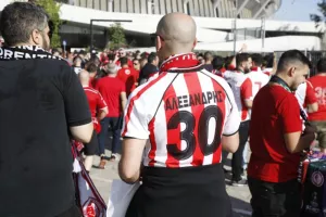Στο ΣΕΦ και το «Γ. Καραϊσκάκης» χιλιάδες φίλοι του Ολυμπιακού ώστε να μεταβούν στην OPAP Arena!