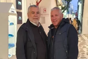 Συνάντηση στη Μύκονο!