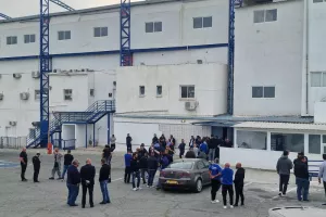 Προσέξτε κύριοι... 