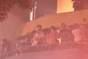 (ΒΙΝΤΕΟ-ΦΩΤΟΣ Kerkida) Κάηκε... ο εξώστης στην άφιξη των πρωταθλητών!