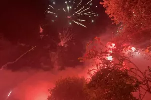 (ΒΙΝΤΕΟ-ΦΩΤΟΣ Kerkida) Κάηκε... ο εξώστης στην άφιξη των πρωταθλητών!