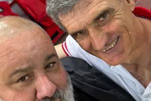 Καραπαπάς για Μαρινάκη: «Αυτό είναι για τα βράδια που κάποιοι εγκατέλειπαν και εσύ συνέχιζες»