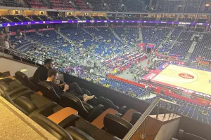 Όλα έτοιμα στην "Uber Arena" (Βίντεο/Φώτος)