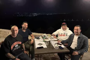 Δυνατή παρέα στο Αρμενοχώρι (φώτος)