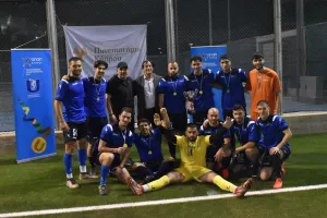 Έστησαν πάρτι και σήκωσαν το τρόπαιο!