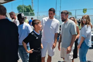 AEK- Ωραίες οικογενειακές στιγμές μετά την προπόνηση (Φώτος)