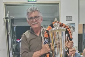 Το τρόπαιο στον "Καλκαντέρα"/ΑΠΟΕΛ