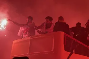 (ΒΙΝΤΕΟ-ΦΩΤΟΣ Kerkida) Κάηκε... ο εξώστης στην άφιξη των πρωταθλητών!
