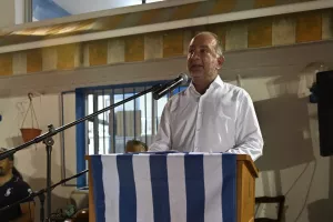 "Όλοι μαζί ενωμένοι, με ασπίδα την Ανόρθωση και τον υπέροχο κόσμο μας θα τα καταφέρουμε" (Φώτος)
