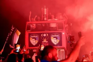 (ΒΙΝΤΕΟ Kerkida) Τρέλα... και "Κύπελλο, κύπελλο, Πάφος-Πάφος κύπελλο"
