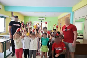 Οργανωμένοι Νέα Σαλαμίνα/"Αν βλέπατε το χαμόγελο και την χαρά τους..." 