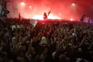 (ΒΙΝΤΕΟ) Εντυπωσιακά πλάνα των πρωταθλητών στους δρόμους της Θεσσαλονίκης 