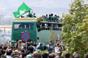 ΠΑΝΩ από 20.000 για να υποδεχτούν την αποστολή του ΠΑΟ (Βίντεο/Φώτος)