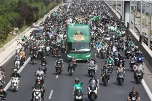 ΠΑΝΩ από 20.000 για να υποδεχτούν την αποστολή του ΠΑΟ (Βίντεο/Φώτος)
