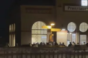 ΒΙΝΤΕΟ από την αιματηρή συμπλοκή οπαδών Ολυμπιακού και Παναθηναϊκού