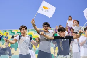 (ΦΩΤΟΣ) O κόσμος στην Αρένα για το Κύπρος - Τσεχία
