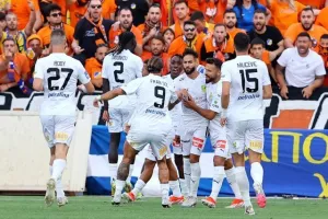 ΑΠΟΕΛ - ΑΕΚ: Το πρωτάθλημα... βάφτηκε γαλαζοκίτρινο για 29η φορά! (Φώτος)
