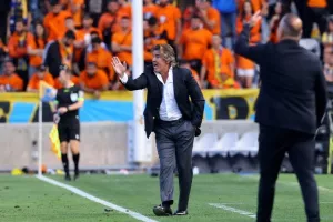 ΑΠΟΕΛ - ΑΕΚ: Το πρωτάθλημα... βάφτηκε γαλαζοκίτρινο για 29η φορά! (Φώτος)