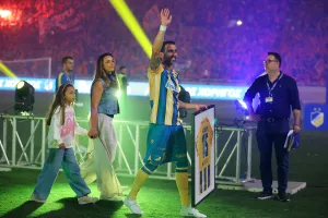 Το "αντίο" του Κρέσπο/"Πάντα ΑΠΟΕΛάρα- Σας ευχαριστώ πολύ μέσα από την καρδιά μου!"