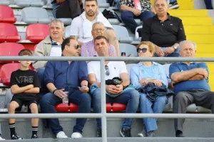  Νέα Σαλαμίνα-ΑΕΖ: Επεισοδιακή... ισοπαλία! (Φώτος)