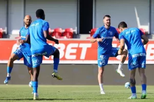 ΑΕΖ-Απόλλων: Άνετη νίκη με πέντε γκολ (φωτορεπορτάζ)