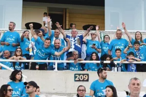 (ΦΩΤΟΣ) Ατμόσφαιρα από τους Παφίτες 