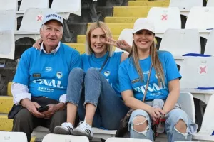 (ΦΩΤΟΣ) Ατμόσφαιρα από τους Παφίτες 