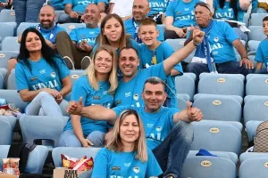(ΦΩΤΟΣ) Ατμόσφαιρα από τους Παφίτες 