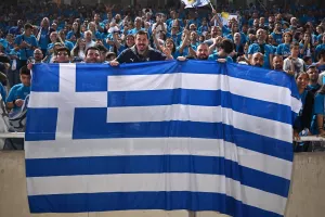Με την Ελληνική σημαία... 