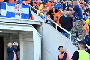 ΑΠΟΕΛ - ΑΕΚ: Το πρωτάθλημα... βάφτηκε γαλαζοκίτρινο για 29η φορά! (Φώτος)
