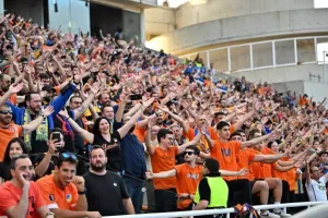 ΑΠΟΕΛ - ΑΕΚ: Το πρωτάθλημα... βάφτηκε γαλαζοκίτρινο για 29η φορά! (Φώτος)