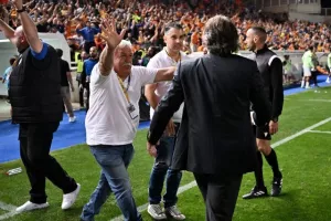ΑΠΟΕΛ - ΑΕΚ: Το πρωτάθλημα... βάφτηκε γαλαζοκίτρινο για 29η φορά! (Φώτος)