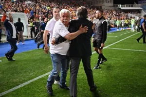 ΑΠΟΕΛ - ΑΕΚ: Το πρωτάθλημα... βάφτηκε γαλαζοκίτρινο για 29η φορά! (Φώτος)