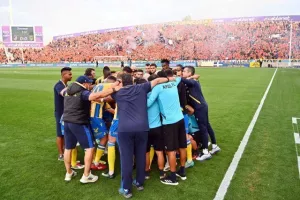 ΑΠΟΕΛ - ΑΕΚ: Το πρωτάθλημα... βάφτηκε γαλαζοκίτρινο για 29η φορά! (Φώτος)