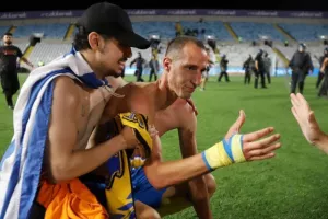 ΑΠΟΕΛ - ΑΕΚ: Το πρωτάθλημα... βάφτηκε γαλαζοκίτρινο για 29η φορά! (Φώτος)