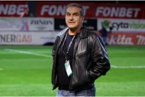 Επίσημο με Βασίλη Βούζα