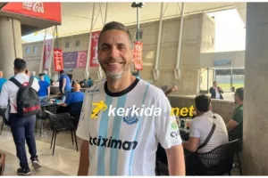 (Φώτος) Με φανέλα του Απόλλωνα στον τελικό 