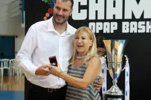 Η απονομή στους Πρωταθλητές (Φώτος)