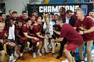 Η απονομή στους Πρωταθλητές (Φώτος)