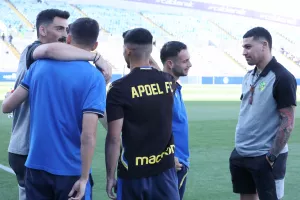 Εξαιρετικό κλίμα... λίγο πριν την σέντρα (Φώτος)