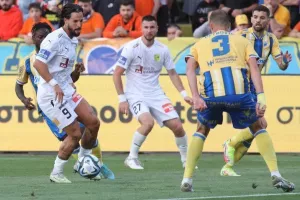 ΑΠΟΕΛ - ΑΕΚ: Το πρωτάθλημα... βάφτηκε γαλαζοκίτρινο για 29η φορά! (Φώτος)