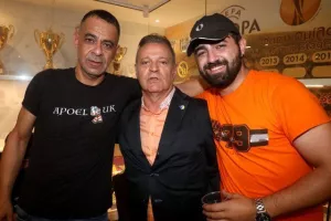 (ΒΙΝΤΕΟ-ΦΩΤΟΣ Kerkida) Κάηκε... ο εξώστης στην άφιξη των πρωταθλητών!