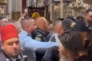 Οι ισραηλινές Αρχές συνέλαβαν τον φρουρό του Έλληνα πρόξενου στην αφή του Αγίου Φωτός