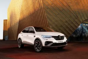 Η Renault γιορτάζει πέντε χρόνια στον Όμιλο Πηλακούτα και προσφέρει το Νέο Arkana στην τιμή των €24.900