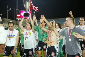 Σαν σήμερα... 20 χρόνια πριν, η ΑΕΚ κυπελλούχος! (Φώτος)